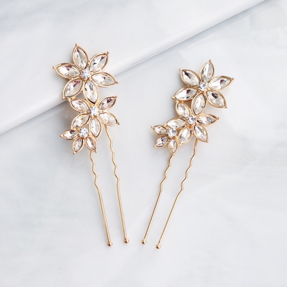 **PRISCILLA* 2-Pc Gold Rhinestone Flower Hair Clip - Picture 5 of 6